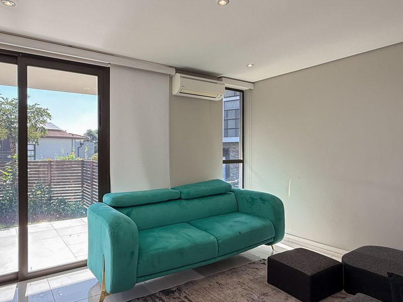 Modern Living – Stylish 5-Bedroom, 4.5-Bathroom Home Across 3 Levels - Photo 8