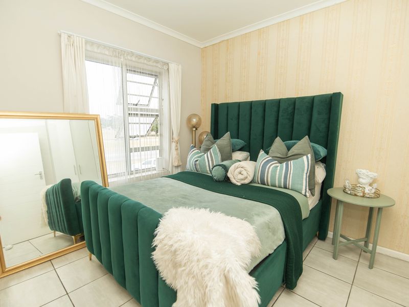 WALMER HEIGHTS 2 BED 1 BATH APARTMENT FOR SALE - Photo 9