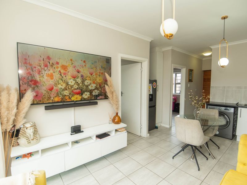 WALMER HEIGHTS 2 BED 1 BATH APARTMENT FOR SALE - Photo 8