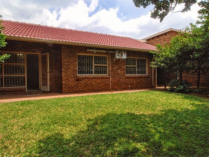 Townhouse For Sale In Pretoria - Photo 2
