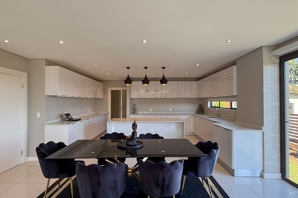 Modern 3-Level Luxury Living in the Heart of Izinga, Umhlanga - Photo 4