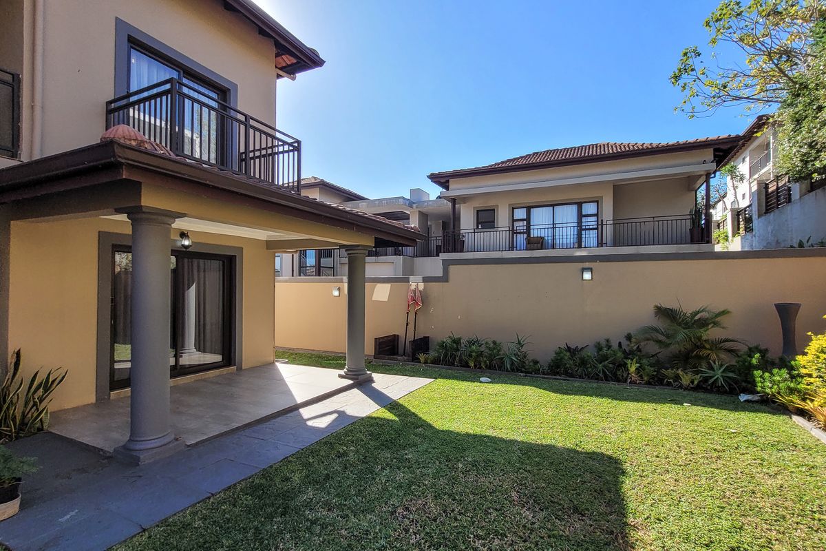 Modern Masterpiece in Izinga, Umhlanga – 4 Bedroom Luxury Home - Photo 2