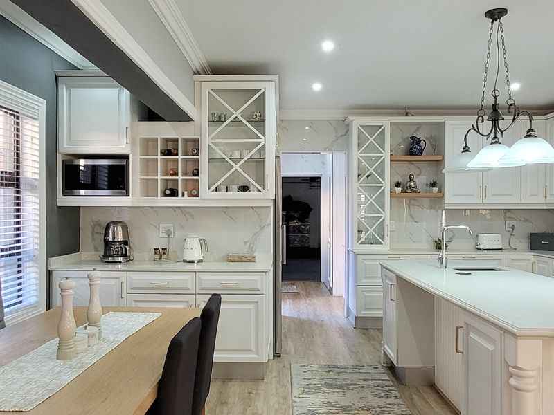 Modern Masterpiece in Izinga, Umhlanga – 4 Bedroom Luxury Home - Photo 6