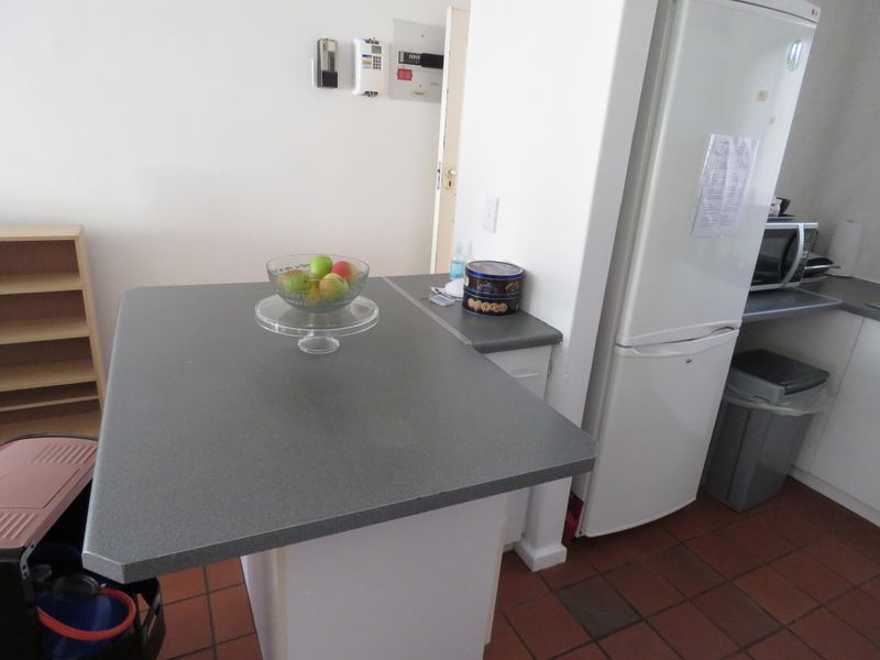 UNFURNISHED 2 BEDROOM GROUNDFLOOR APARTMENT IN GREENWAYS FOR SALE - Photo 3