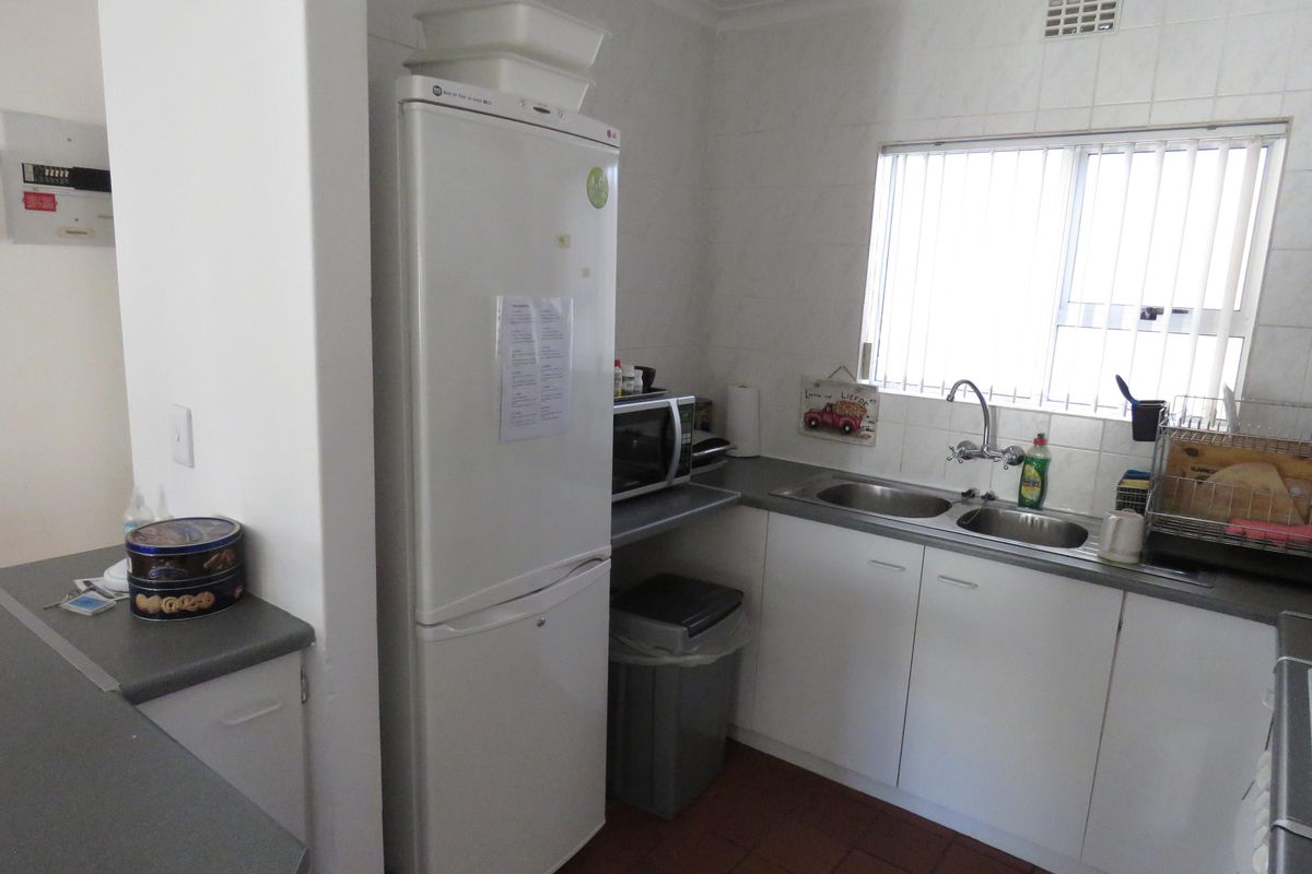 UNFURNISHED 2 BEDROOM GROUNDFLOOR APARTMENT IN GREENWAYS FOR SALE - Photo 5