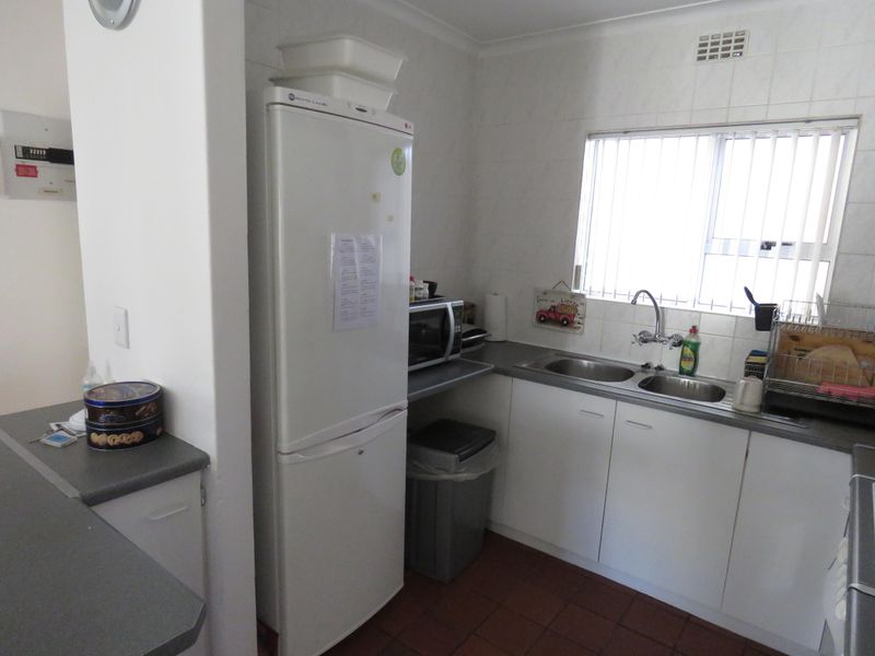 UNFURNISHED 2 BEDROOM GROUNDFLOOR APARTMENT IN GREENWAYS FOR SALE - Photo 5