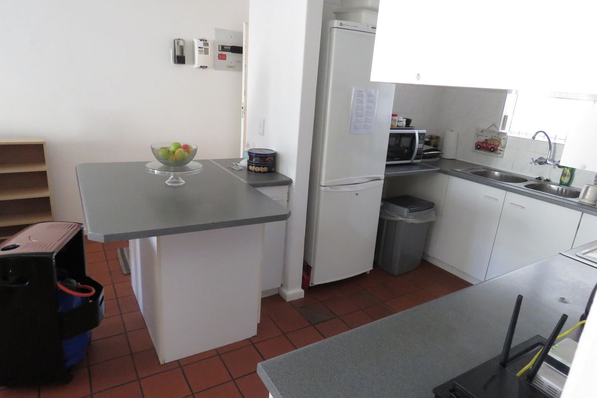 UNFURNISHED 2 BEDROOM GROUNDFLOOR APARTMENT IN GREENWAYS FOR SALE - Photo 4