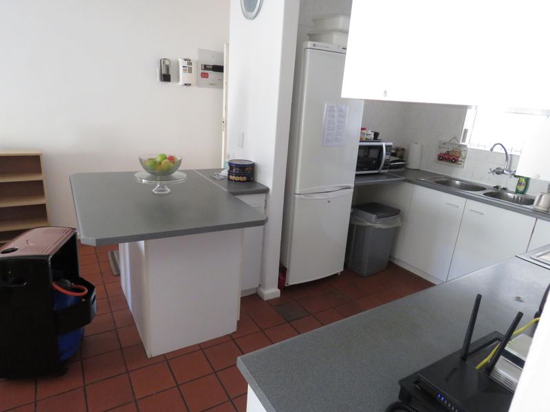 UNFURNISHED 2 BEDROOM GROUNDFLOOR APARTMENT IN GREENWAYS FOR SALE - Photo 4