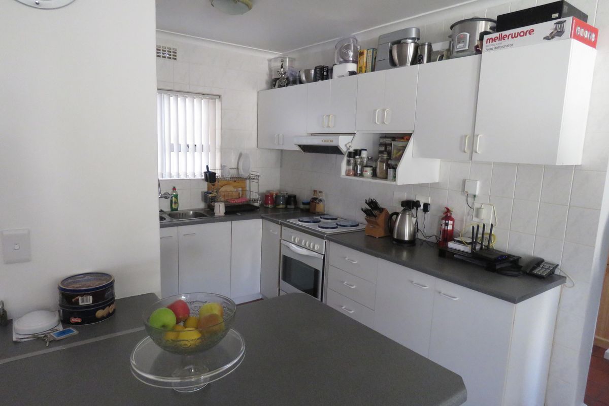 UNFURNISHED 2 BEDROOM GROUNDFLOOR APARTMENT IN GREENWAYS FOR SALE - Photo 2
