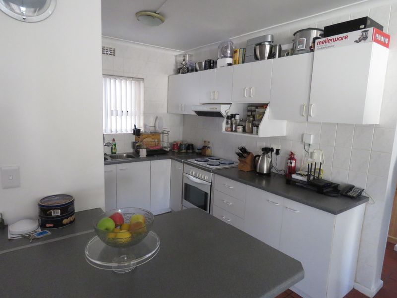 UNFURNISHED 2 BEDROOM GROUNDFLOOR APARTMENT IN GREENWAYS FOR SALE - Photo 2