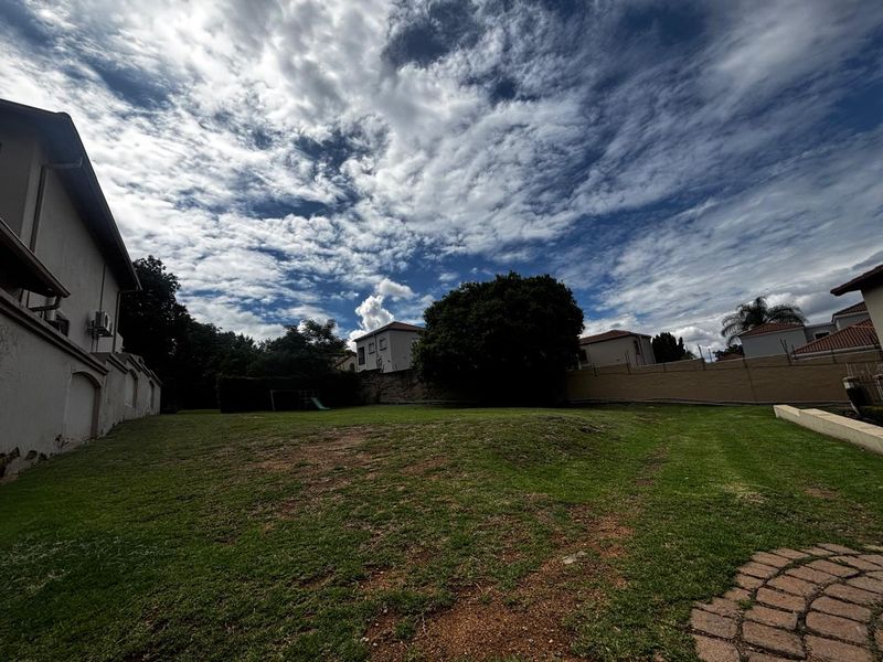 3 Stands Left, DONT MISS US!!! - Photo 2