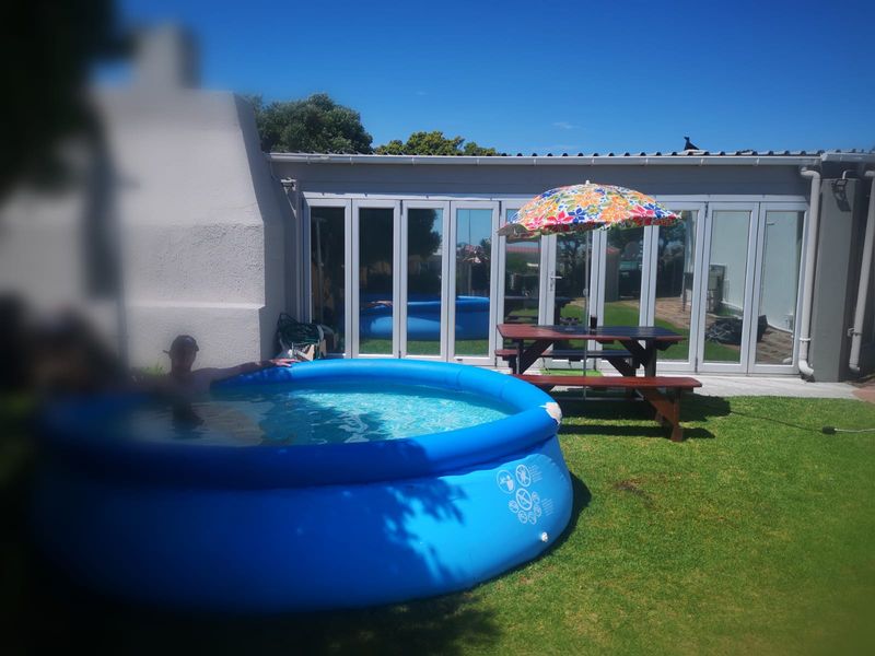 3 Bedroom furnished house in Fleurpark, Gordons Bay - Photo 2