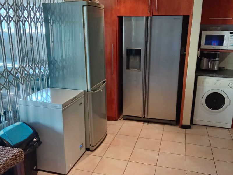 3 Bedroom furnished house in Fleurpark, Gordons Bay - Photo 6