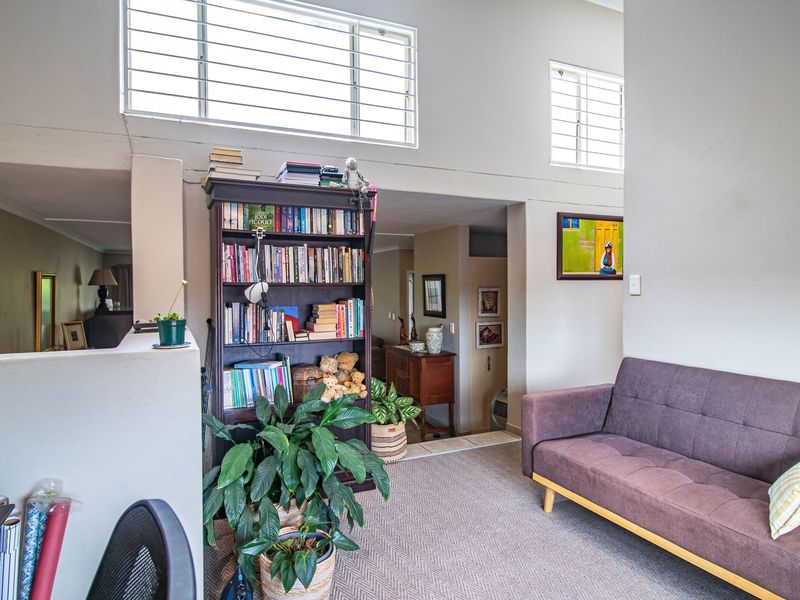 2 bedroom Townhouse in Faerie Glen - Photo 6