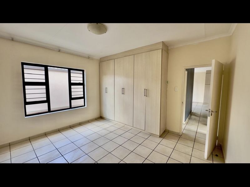 Townhouse Rental Monthly In Witbank - Photo 6