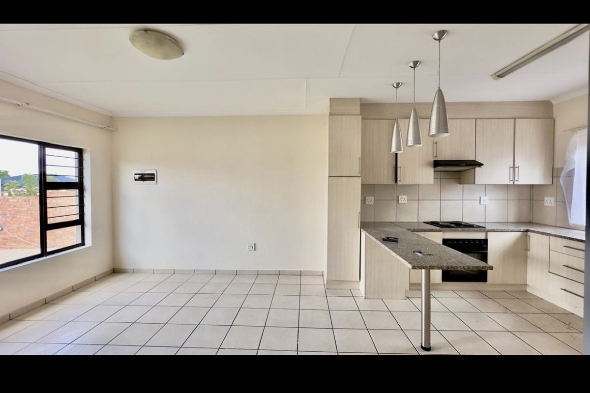 Townhouse Rental Monthly In Witbank - Photo 5