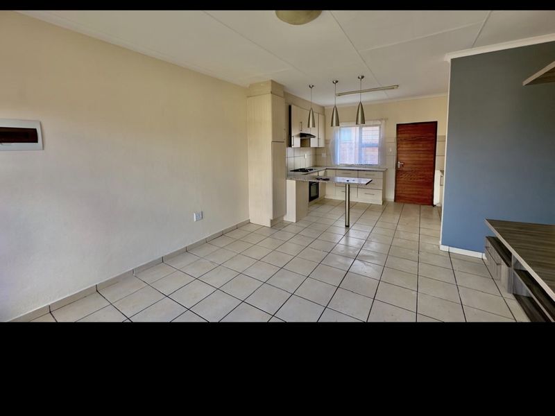 Townhouse Rental Monthly In Witbank - Photo 4