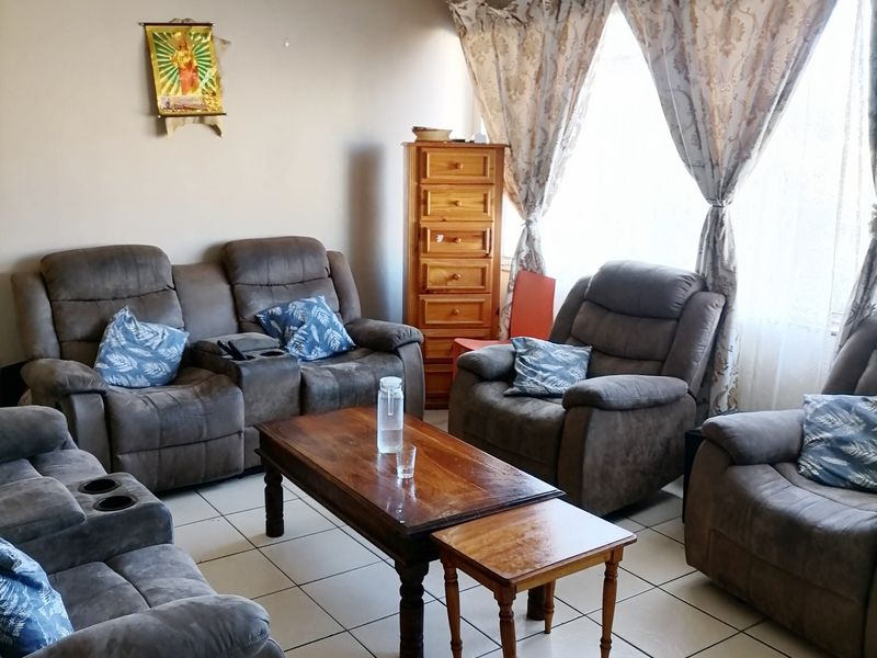 CENTRAL 1 BED 1 BATH APARTMENT FOR SALE - Photo 2