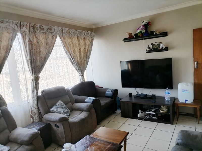 CENTRAL 1 BED 1 BATH APARTMENT FOR SALE - Photo 3