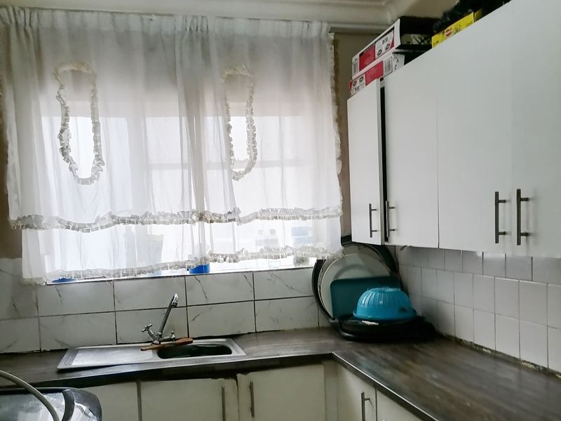 CENTRAL 1 BED 1 BATH APARTMENT FOR SALE - Photo 4