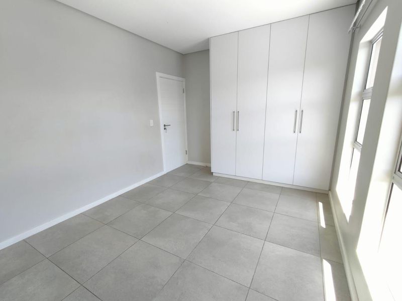 Stunning Townhouse in Manor Views Estate - Photo 7