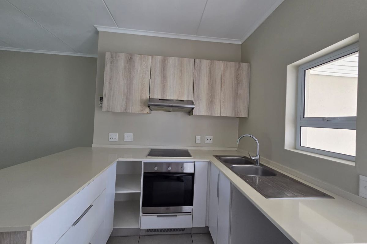 Modern Elegance in the Heart of Manor Estate - Photo 4