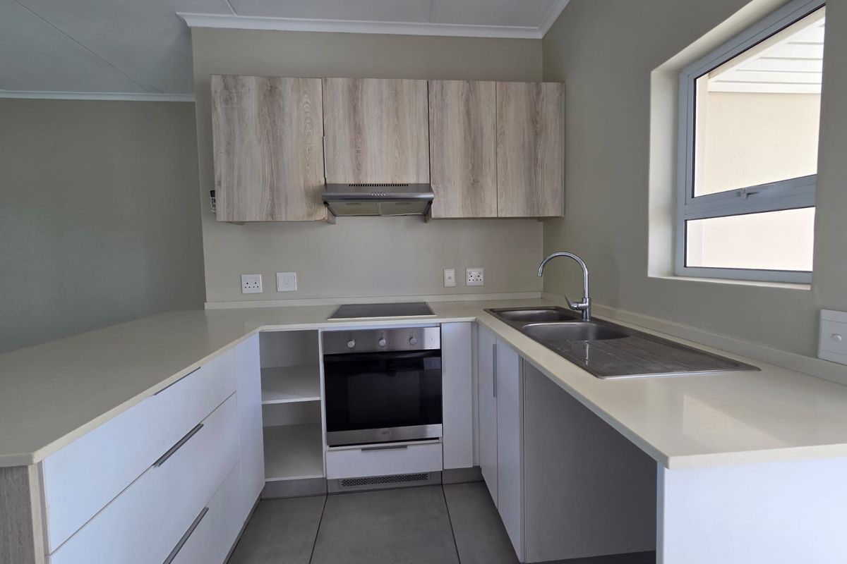 Modern Elegance in the Heart of Manor Estate - Photo 2