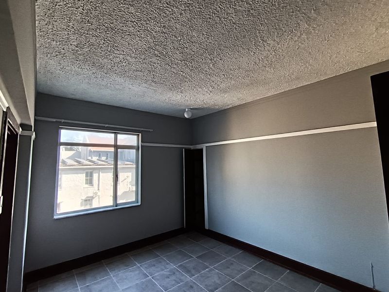 CENTRAL 1 BED 1 BATH APARTMENT FOR SALE - Photo 3