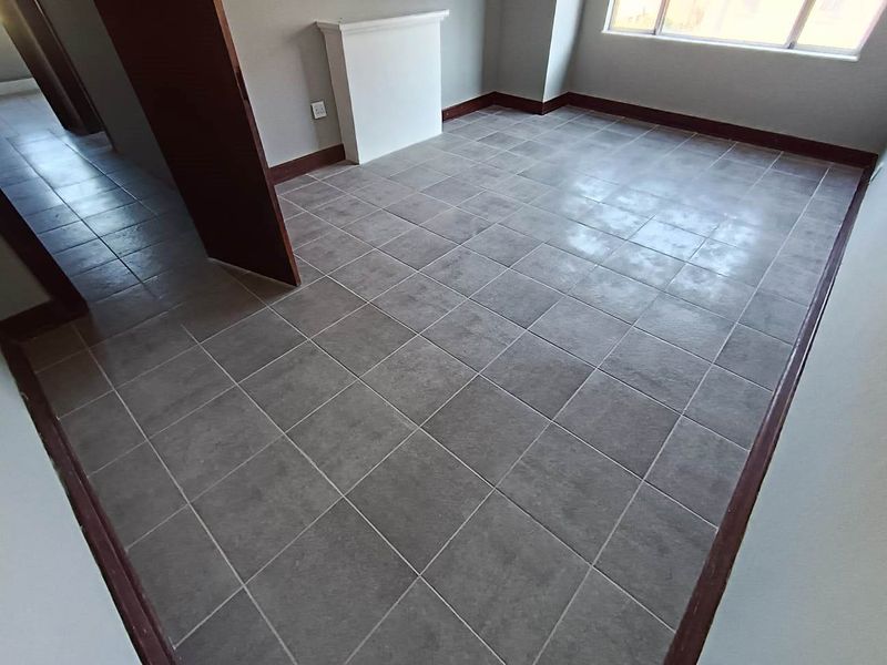 CENTRAL 1 BED 1 BATH APARTMENT FOR SALE - Photo 2