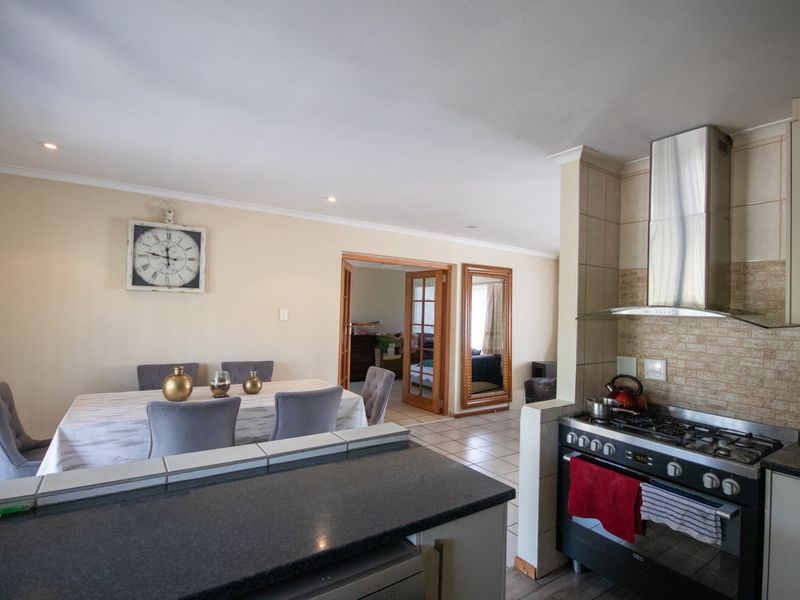 3 Bedroom Family home - Photo 10