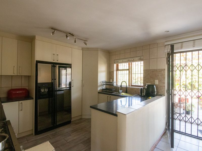 3 Bedroom Family home - Photo 7