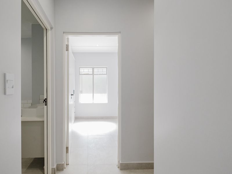 Two Bedroom Two Bathroom for sale in Edenburg - Photo 10