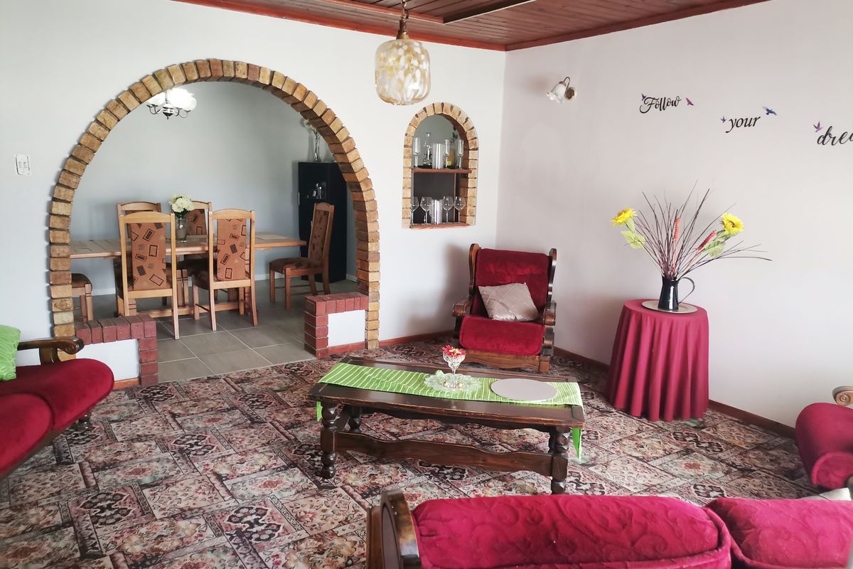 BOOYSEN PARK 3 BED 1 BATH HOUSE WITH SINGLE GARAGE FOR RENT - Photo 4