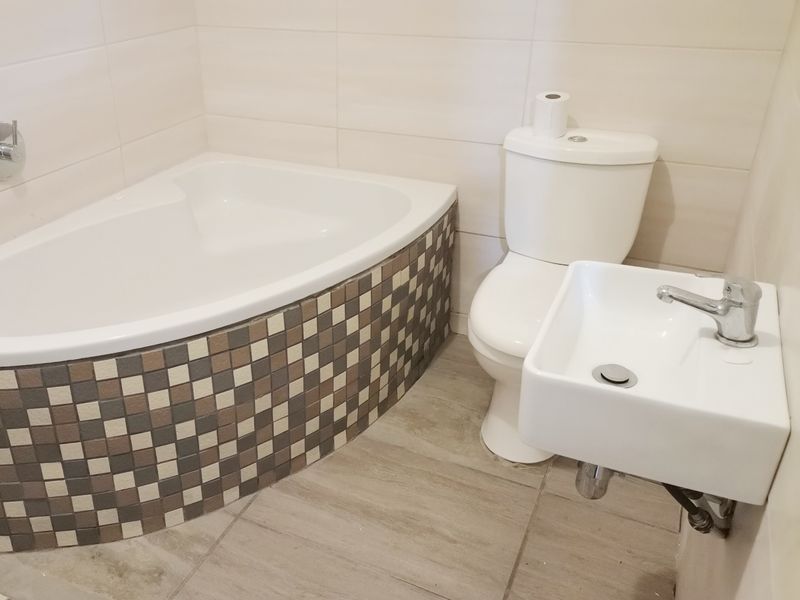 BOOYSEN PARK 3 BED 1 BATH HOUSE WITH SINGLE GARAGE FOR RENT - Photo 10