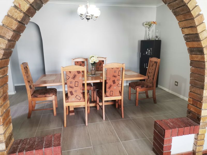 BOOYSEN PARK 3 BED 1 BATH HOUSE WITH SINGLE GARAGE FOR RENT - Photo 4