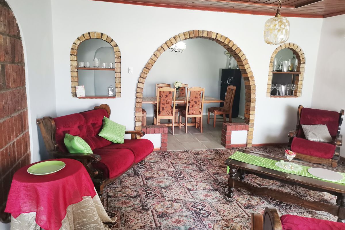 BOOYSEN PARK 3 BED 1 BATH HOUSE WITH SINGLE GARAGE FOR RENT - Photo 3