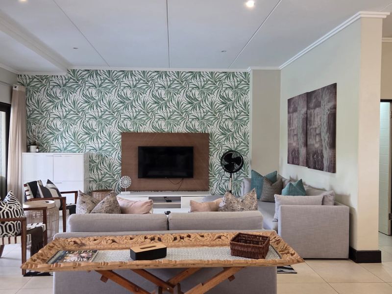 4-Bedroom Townhouse with Pool & Golf Course Views – Zimbali Estate -Including Furniture - Photo 9