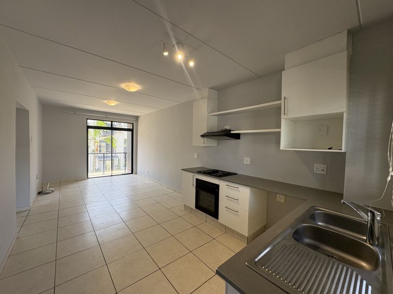 GORGEOUS 2-BEDROOM APARTMENT. - Photo 2