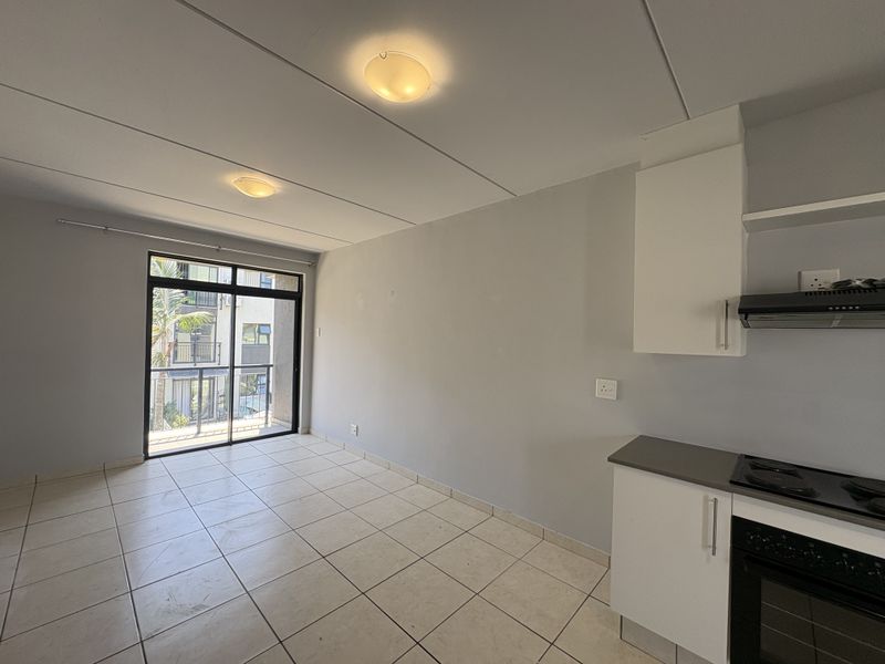 GORGEOUS 2-BEDROOM APARTMENT. - Photo 4