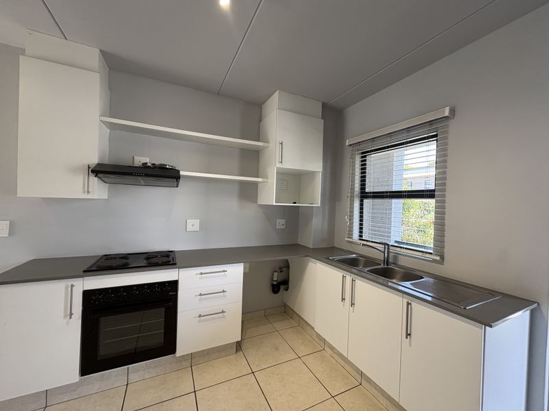 GORGEOUS 2-BEDROOM APARTMENT. - Photo 3