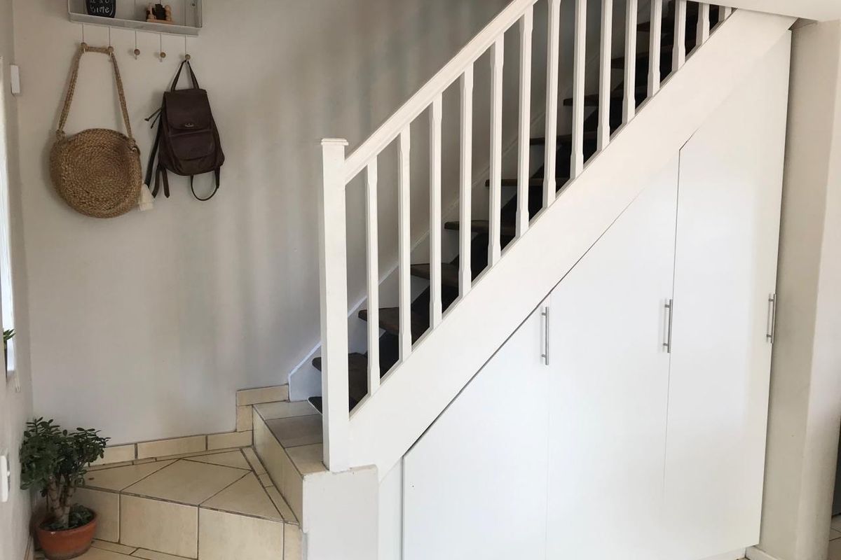 Newly Renovated Townhouse in Kenilworth Village - 18 March Open Hour @18:00 Book for Appointment - Photo 4