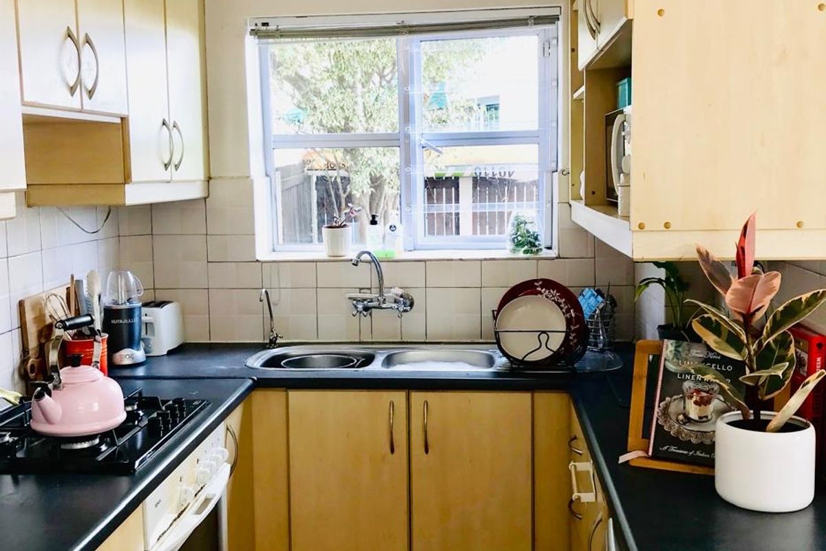 Newly Renovated Townhouse in Kenilworth Village - 18 March Open Hour @18:00 Book for Appointment - Photo 3