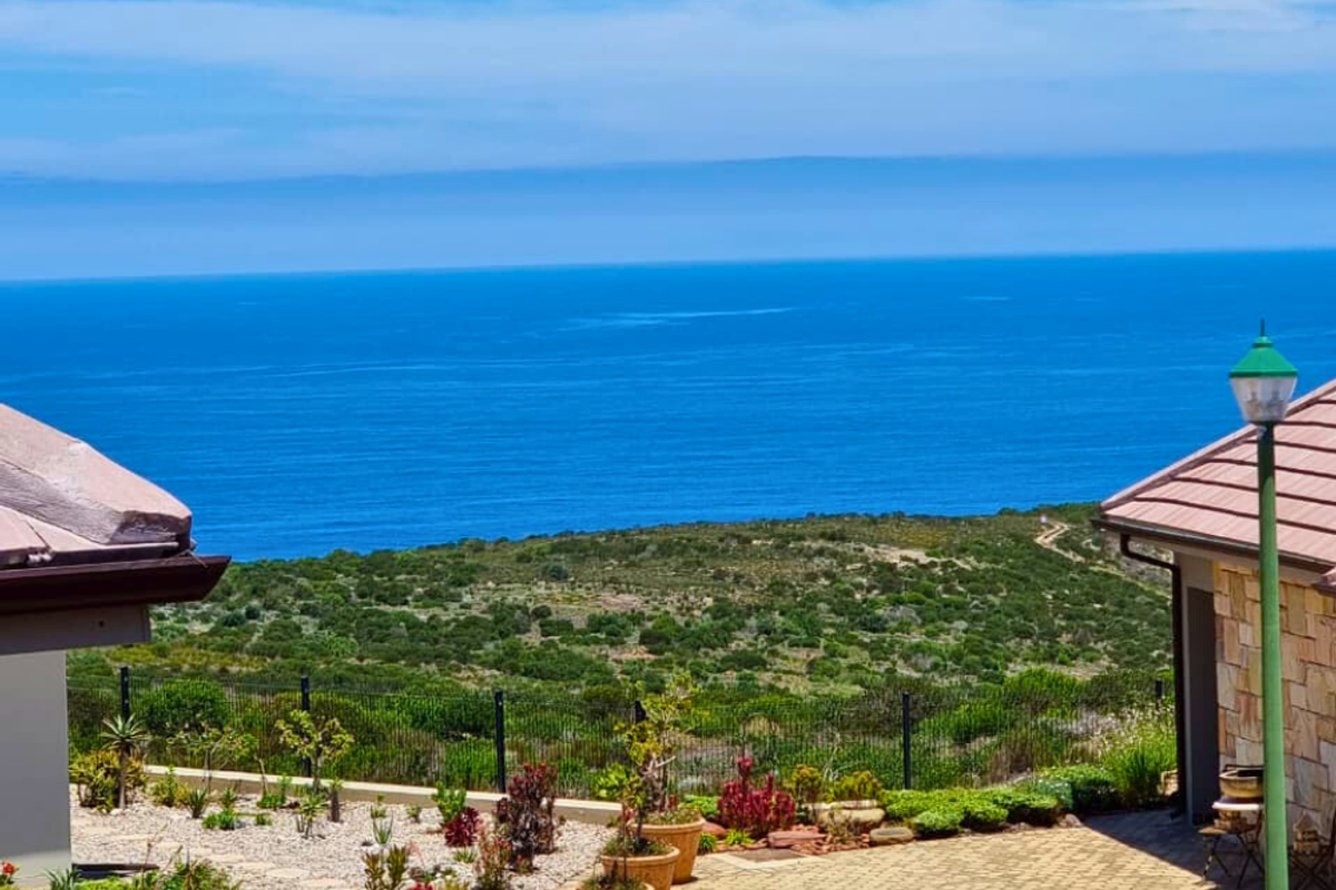 House For Sale In Mossel Bay - Photo 2