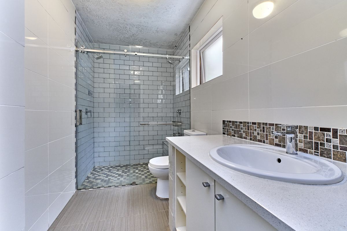 2 Bedroom Ground Floor Apartment for sale in Strathavon - Photo 5