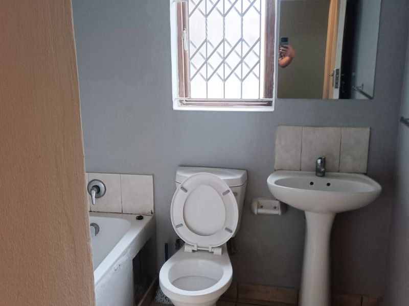 2 Bedroom 2 Bath in Montclair - Photo 10