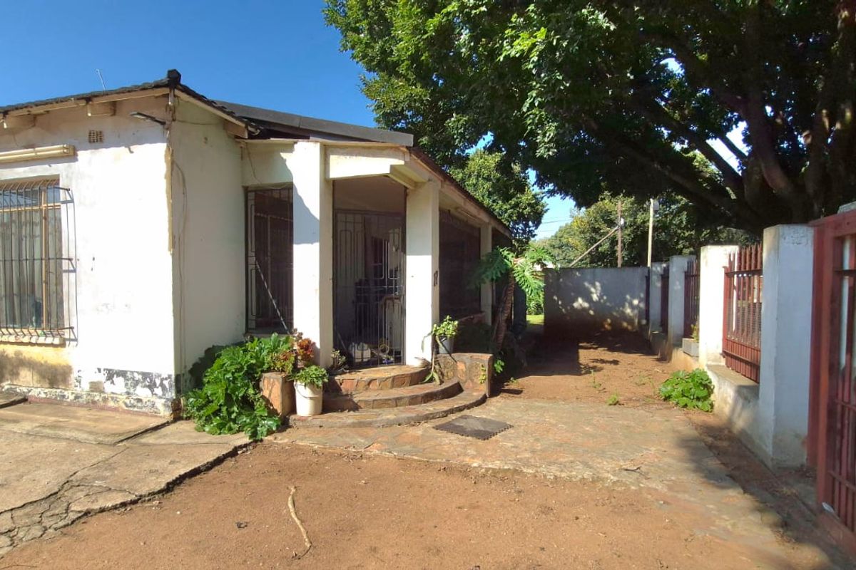 Spacious Home in Brakpan Central - Photo 3