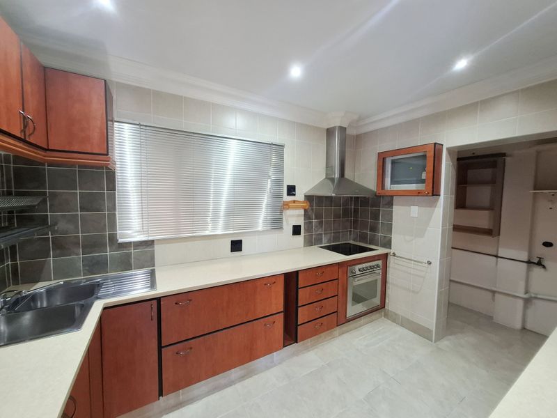 ST GEORGES PARK 2 BED 2 BATH APARTMENT FOR SALE - Photo 7