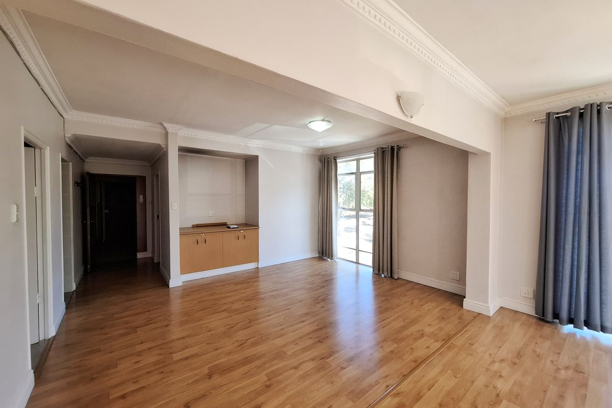 ST GEORGES PARK 2 BED 2 BATH APARTMENT FOR SALE - Photo 4