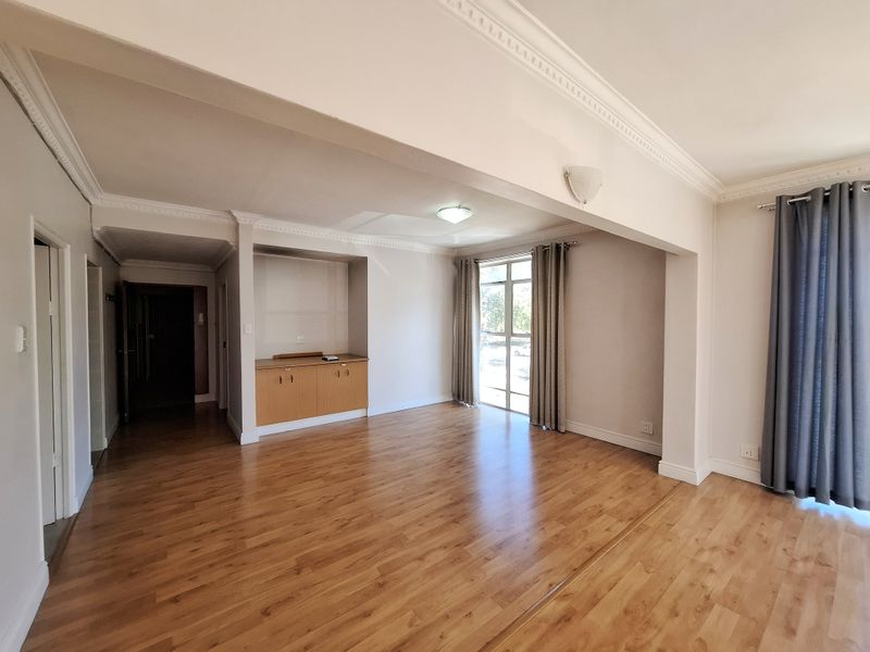 ST GEORGES PARK 2 BED 2 BATH APARTMENT FOR SALE - Photo 4