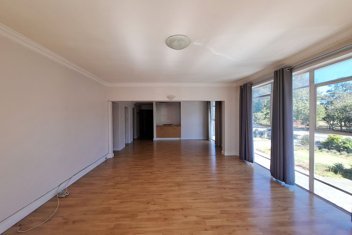 ST GEORGES PARK 2 BED 2 BATH APARTMENT FOR SALE - Photo 3